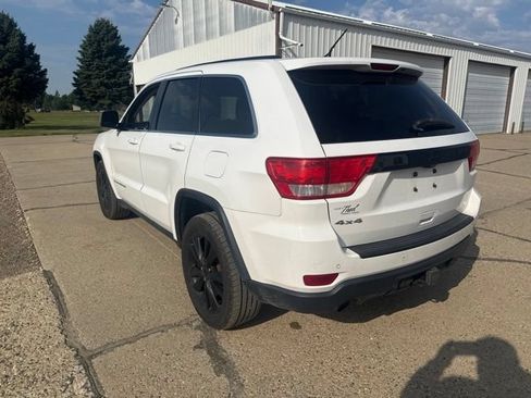 Used 2013 Jeep Grand Cherokee Altitude AWD/4WD image 8