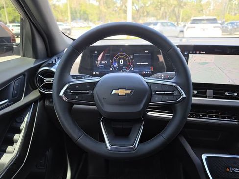 New 2027 Chevrolet Equinox LT w/ Convenience Package II FWD image 16