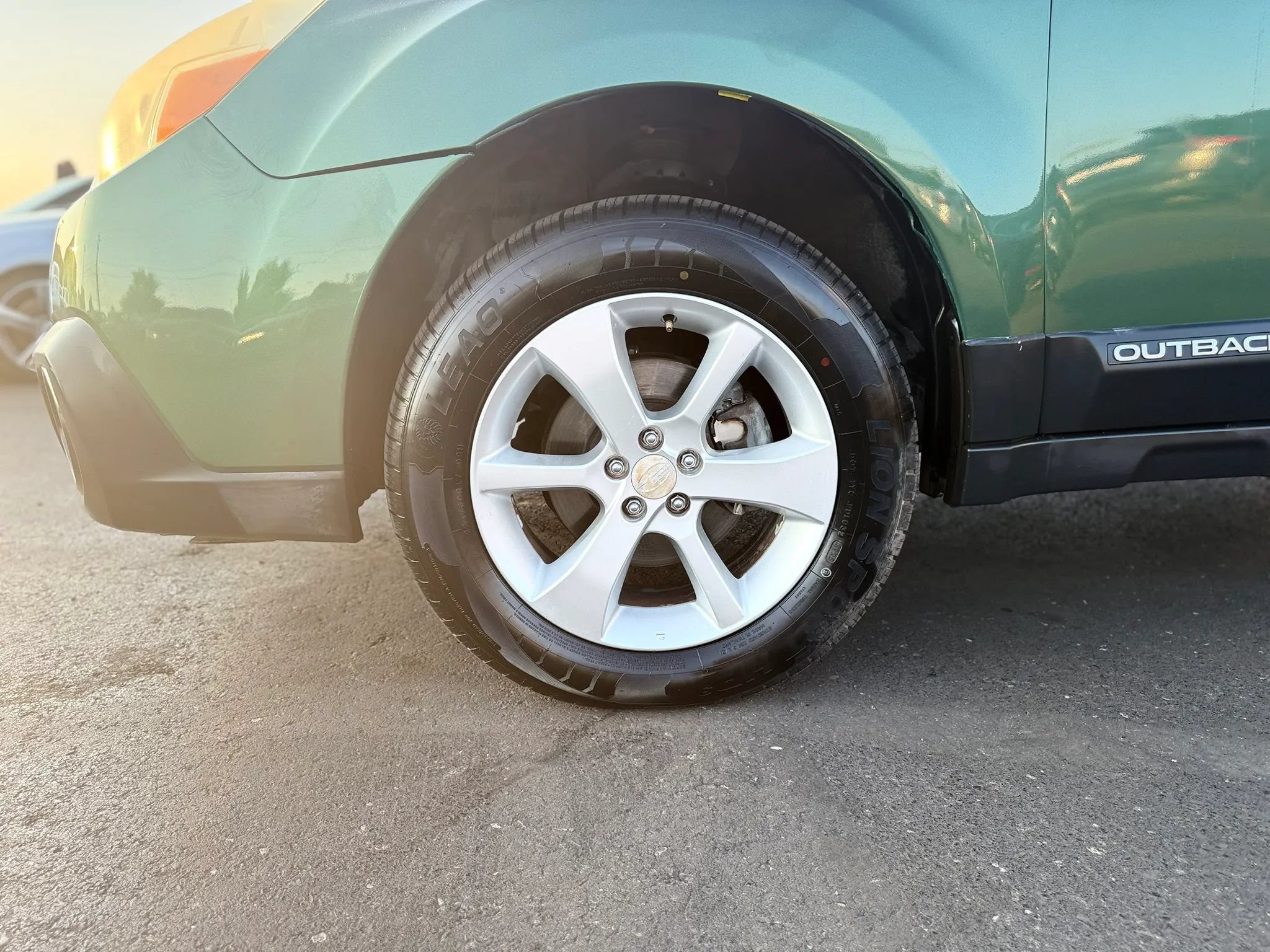 Used 2014 Subaru Outback 2.5i w/ Alloy Wheel Package AWD/4WD image 38