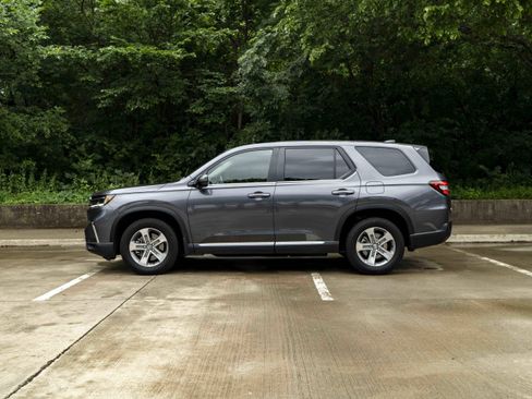 Used 2025 Honda Pilot EX-L image 6