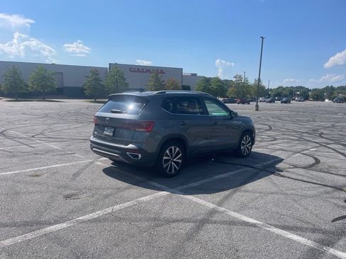 Used 2022 Volkswagen Taos SE AWD/4WD image 4
