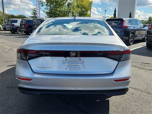 Used 2024 Honda Accord EX image 5