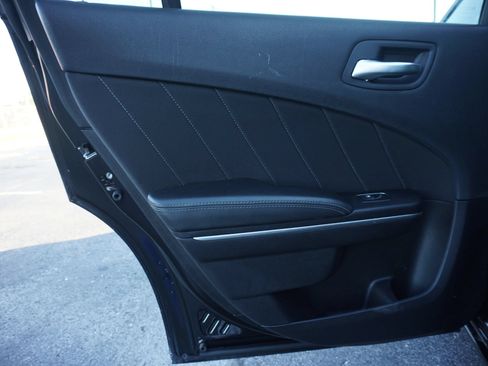 Used 2015 Dodge Charger SXT RWD image 18