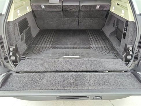 Used 2023 Land Rover Range Rover Long Wheelbase Autobiography image 14