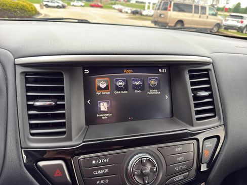 Used 2020 Nissan Pathfinder S AWD/4WD image 19