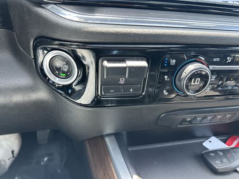 Used 2024 Chevrolet Silverado 2500 High Country w/ High Country Premium Package AWD/4WD image 19