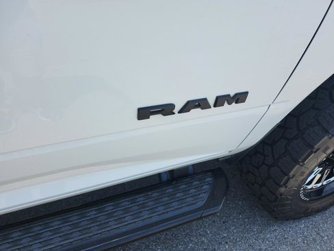 Used 2023 RAM 2500 Laramie w/ Night Edition AWD/4WD image 9