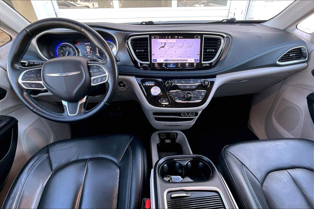 Used 2021 Chrysler Pacifica Touring-L AWD/4WD image 18