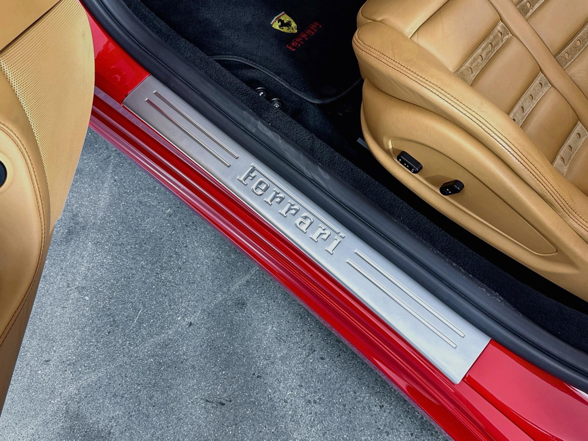 Used 2010 Ferrari California RWD image 39