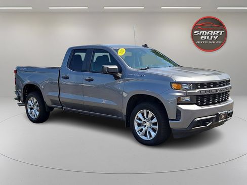 Used 2020 Chevrolet Silverado 1500 Custom w/ Custom Convenience Package AWD/4WD image 4