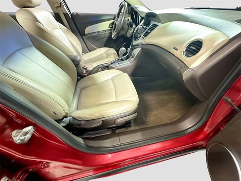 Used 2011 Chevrolet Cruze LT image 28