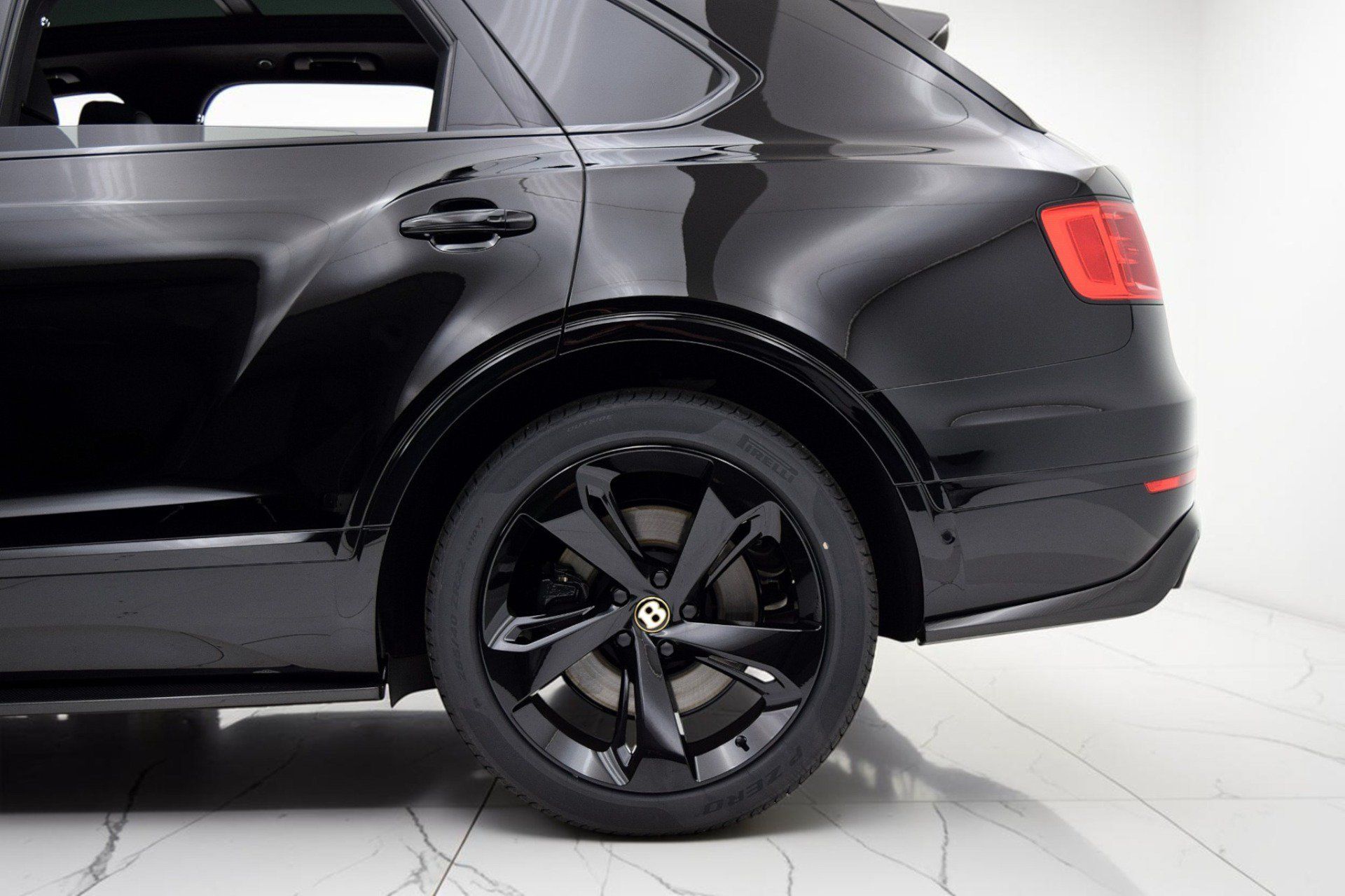 Certified 2019 Bentley Bentayga AWD/4WD image 14