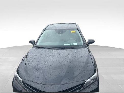 Used 2021 Toyota Camry SE FWD image 18