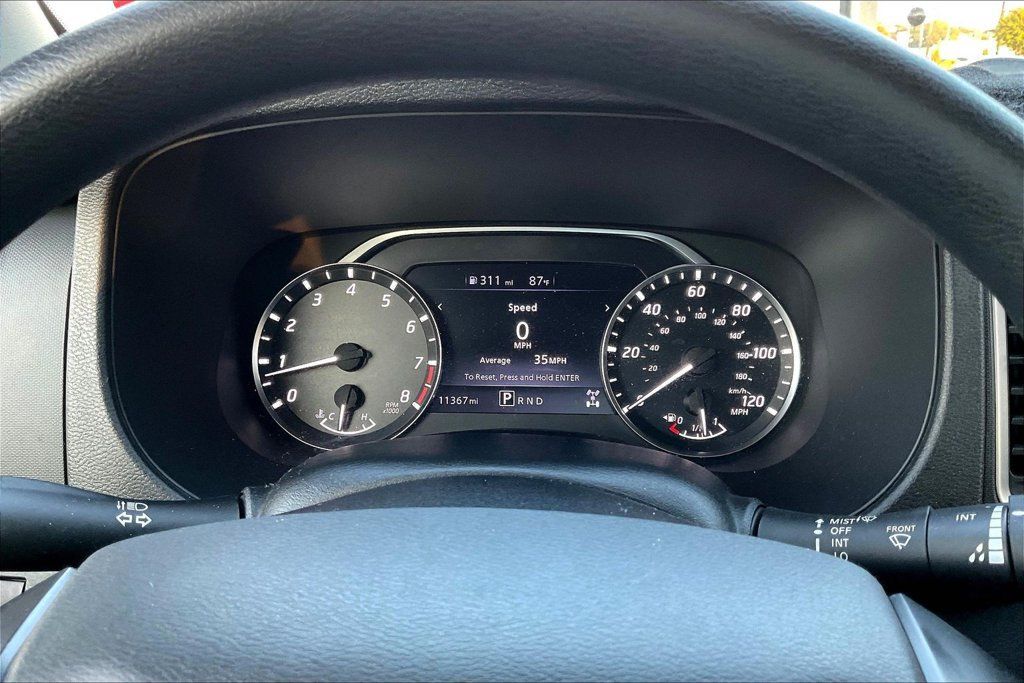 Used 2023 Nissan Frontier SV AWD/4WD image 12