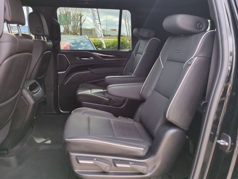 Certified 2024 Cadillac Escalade ESV Premium Luxury w/ Performance Package image 14