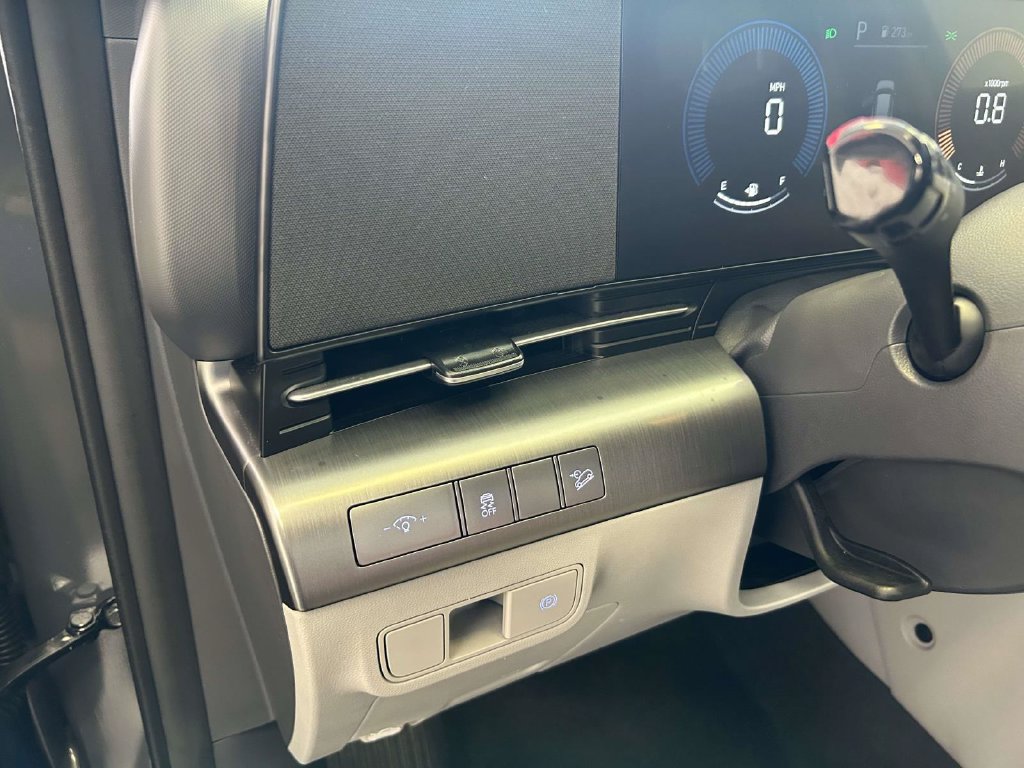 Used 2024 Hyundai Kona SEL AWD/4WD image 17