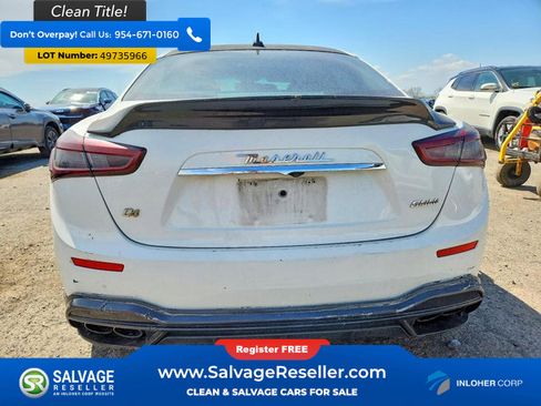 Used 2015 Maserati Ghibli RWD image 8