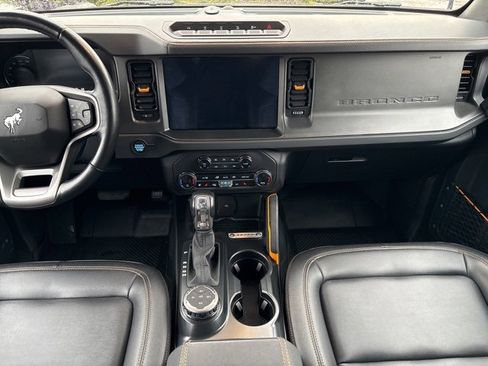 Used 2024 Ford Bronco Badlands image 14