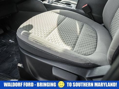 Used 2022 Ford Escape SE w/ SE Sport Appearance Package image 36