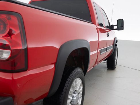 Used 2005 Chevrolet Silverado 2500 LS w/ Heavy-Duty Power Package image 14