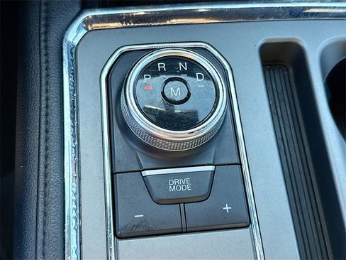 Used 2021 Ford Expedition XLT image 18