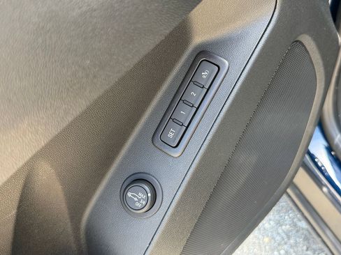 Certified 2022 Chevrolet Equinox Premier AWD/4WD image 17