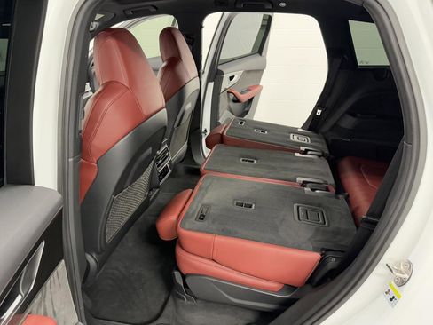 Used 2021 Audi SQ7 Premium Plus w/ Driver Assistance Package image 21
