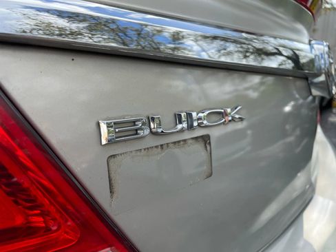 Used 2011 Buick Regal CXL image 13