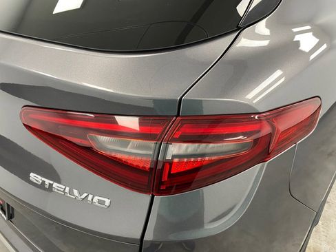 Used 2019 Alfa Romeo Stelvio Ti image 12