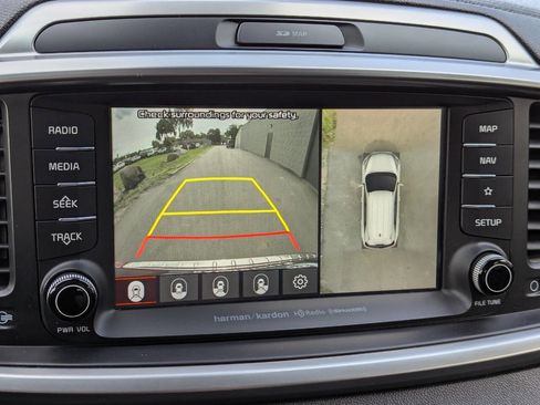 Used 2020 Kia Sorento SX image 22