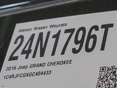 Used 2016 Jeep Grand Cherokee Overland AWD/4WD image 32