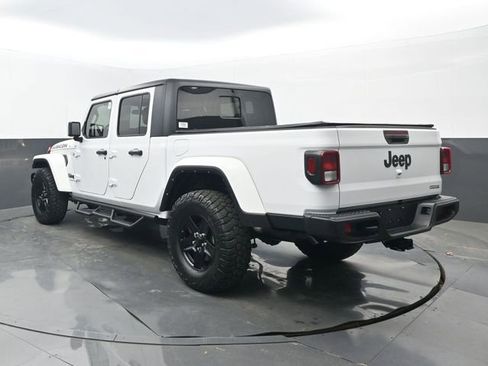 Used 2021 Jeep Gladiator Sport image 3