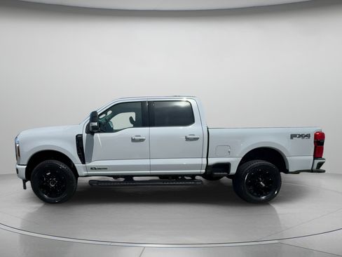 New 2026 Ford F250 Lariat w/ Black Appearance Package image 15