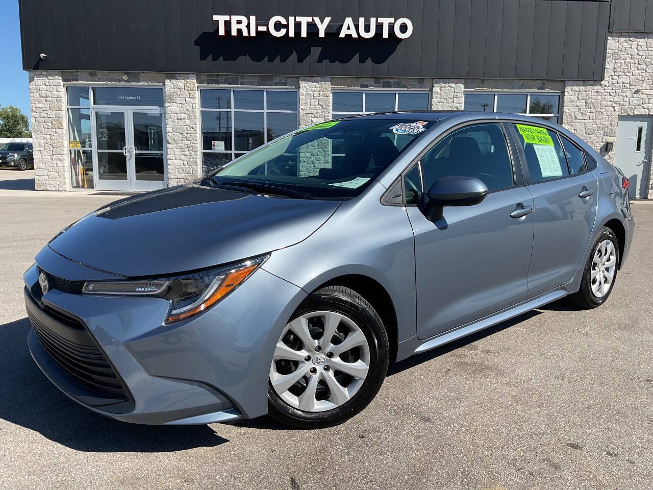 Used 2026 Toyota Corolla LE FWD image 1