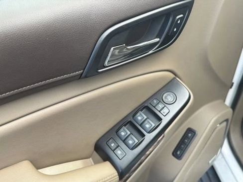 Used 2018 GMC Yukon XL SLT AWD/4WD image 14