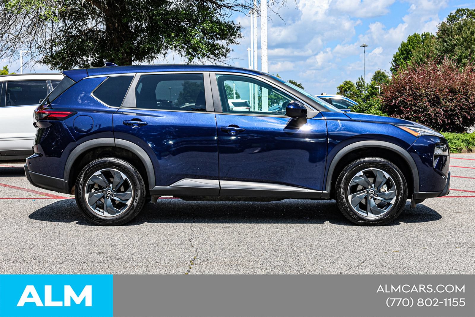 Used 2024 Nissan Rogue SV AWD/4WD image 10