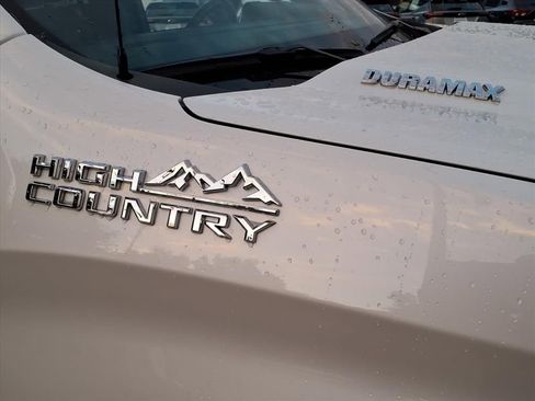 Certified 2023 Chevrolet Silverado 1500 High Country w/ High Country Premium Package AWD/4WD image 9
