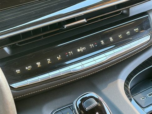 Certified 2022 Cadillac Escalade ESV Sport w/ Touring Package image 30