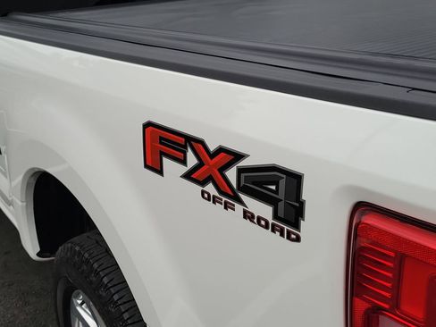 Used 2020 Ford F250 Platinum w/ FX4 Off-Road Package image 27