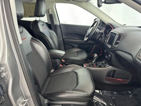 Used 2019 Jeep Compass Trailhawk AWD/4WD image 22