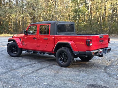 Used 2021 Jeep Gladiator Sport image 4