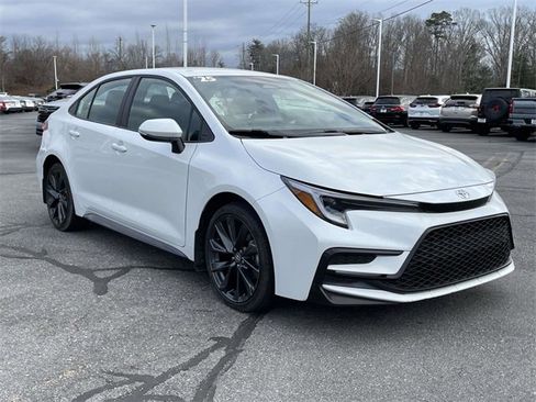 Certified 2025 Toyota Corolla SE image 7