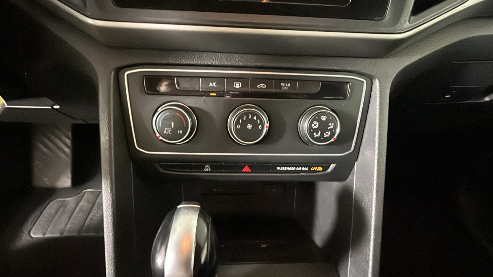 Used 2020 Volkswagen Atlas S w/ Towing Package AWD/4WD image 25