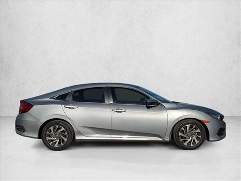 Used 2018 Honda Civic EX image 4