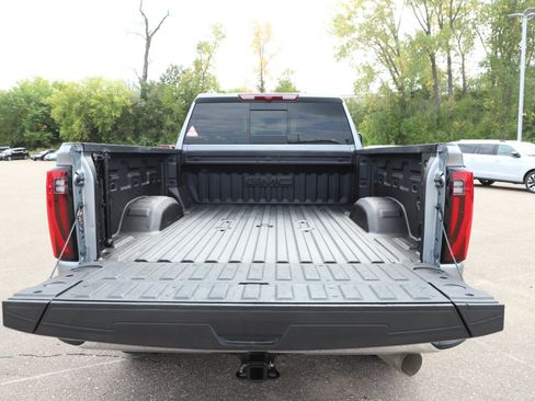 Used 2025 GMC Sierra 3500 SLT w/ SLT Premium Package AWD/4WD image 15