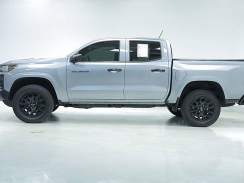 Used 2025 Chevrolet Colorado W/T w/ WT Custom Package image 4