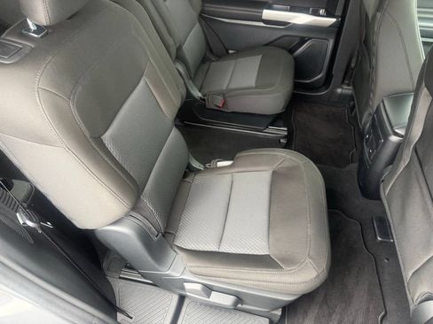 Used 2024 Ford Explorer XLT AWD/4WD image 50