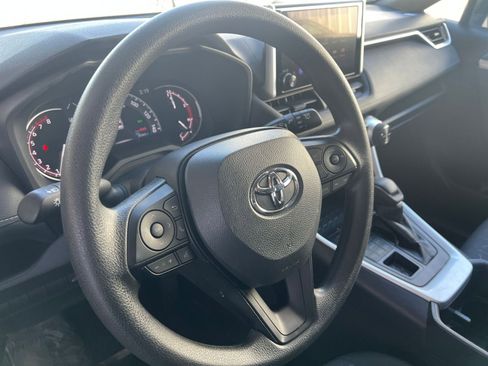 Used 2025 Toyota RAV4 XLE w/ Convenience Package image 29