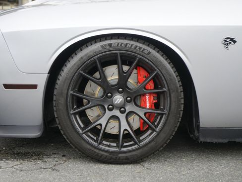 Used 2016 Dodge Challenger SRT Hellcat image 11