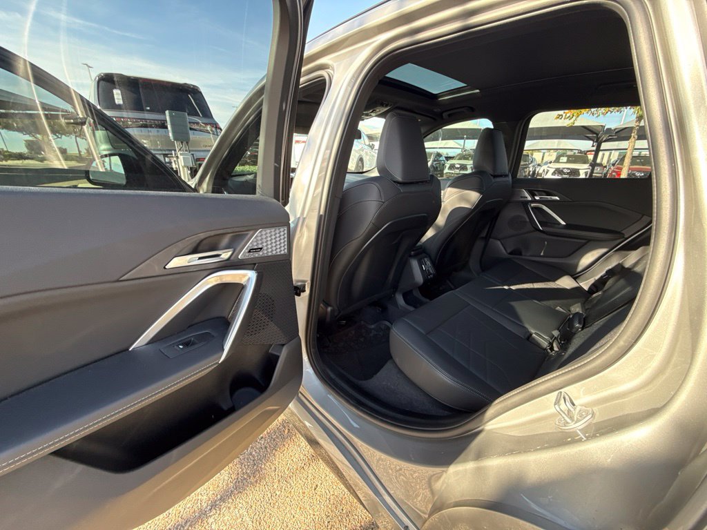 Used 2025 BMW X1 xDrive28i w/ Premium Package AWD/4WD image 15